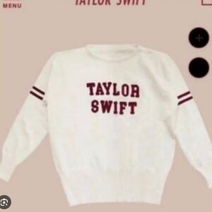 Taylor Swift knit sweater